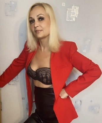 Живу в Москве и знаю все его уголки, где мы можем провести незабываемое время вместе. 🌆
Я предлагаю широкий спектр услуг: от классического эскорта, до более экстремальных фантазий. Со мной ты сможешь полностью расслабиться и насладиться каждой минутой нашей встречи. 😘
Обожаю разврат и новые эмоции, поэтому готова исполнить все твои самые смелые желания. Фото, которые ты видишь, абсолютно реальные, и как говорят мои довольные клиенты, я выгляжу даже лучше вживую! 💯
Со мной ты точно не пожалеешь о потраченном времени, каждая встреча со мной - это настоящее приключение! ❤️ Не упускай возможность испытать незабываемые ощущения, ищи меня в Москве, и мы обязательно воплотим все твои мечты в реальность. ✨ 2206, 39 лет